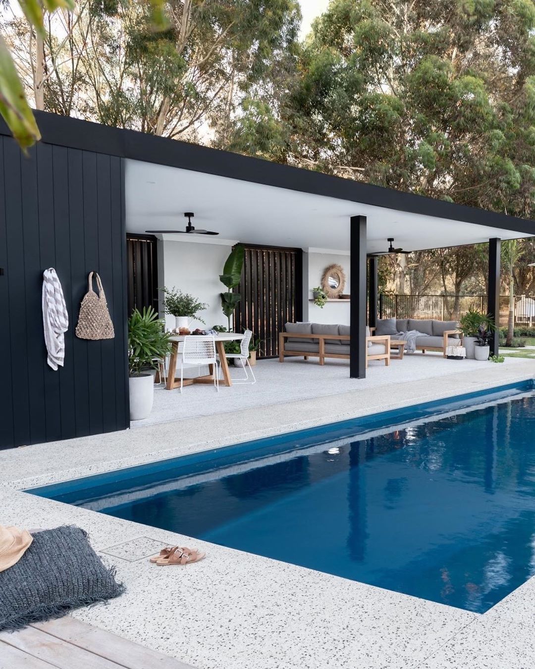 pool house contemporain