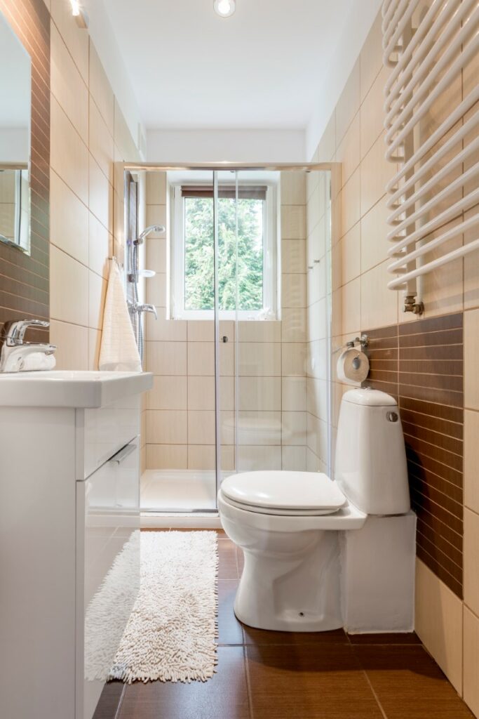Prendre en compte fenêtres et ouvertures lumineuses dans une salle de bain de 2m²