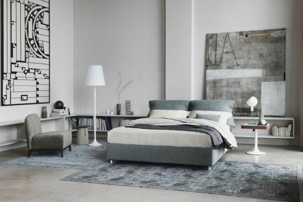 Une chambre à la décoration contemporaine