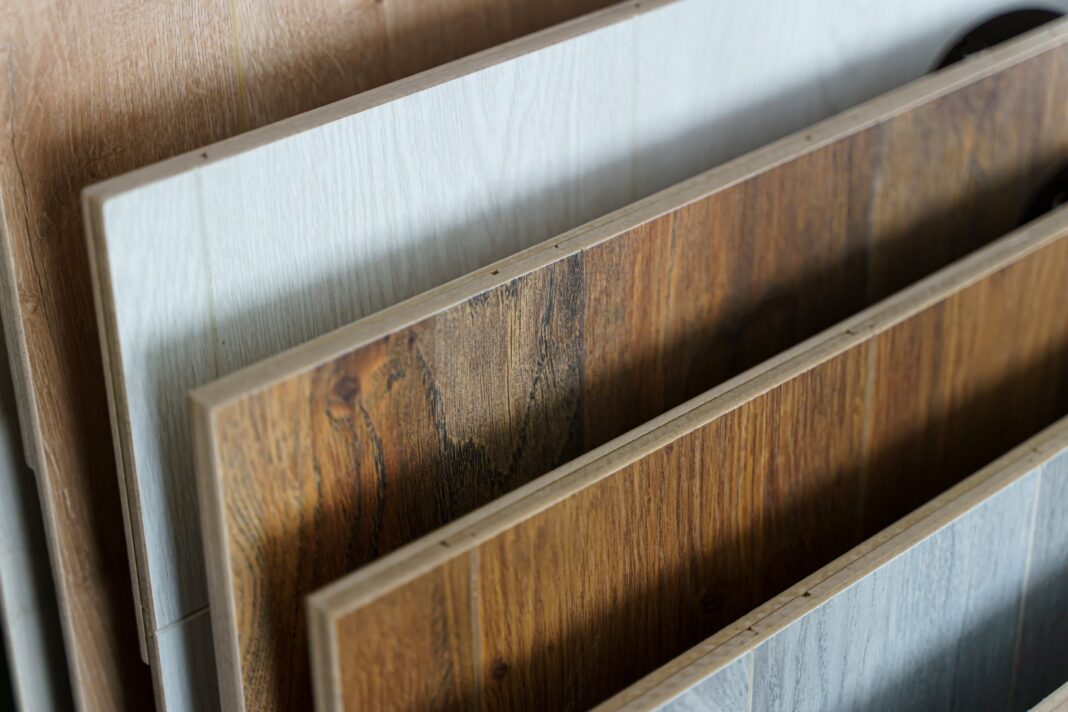 Quelle différence entre parquet stratifié et PVC ?