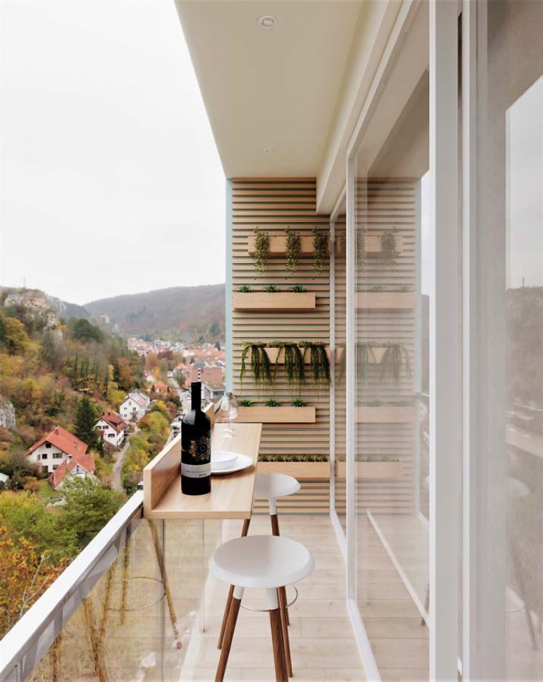 Du mobilier épuré et gain de place pour un balcon