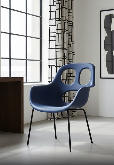 chaise design bleu klein